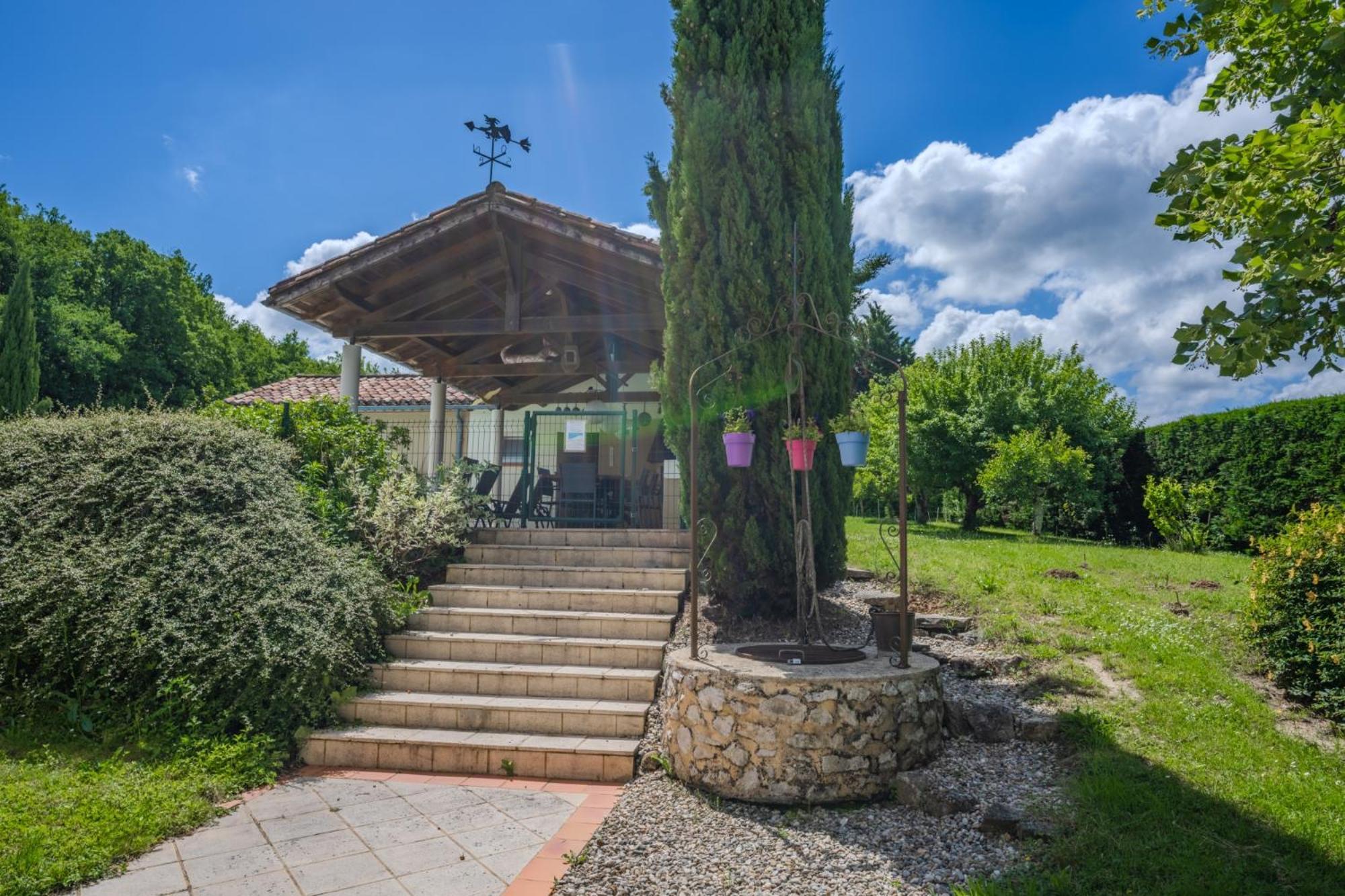 Gites La Bakenia Villeneuve-sur-Lot Exterior foto