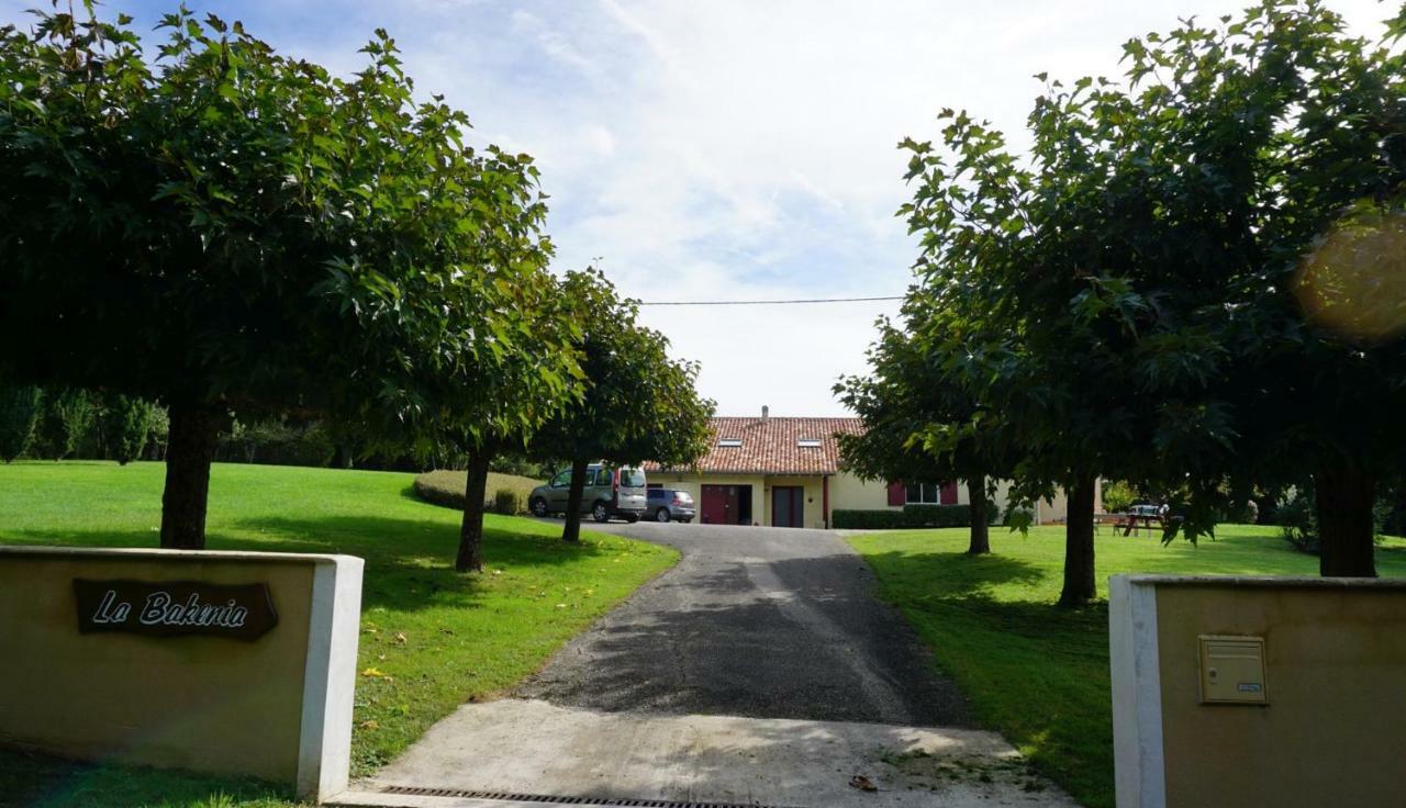 Gites La Bakenia Villeneuve-sur-Lot Exterior foto